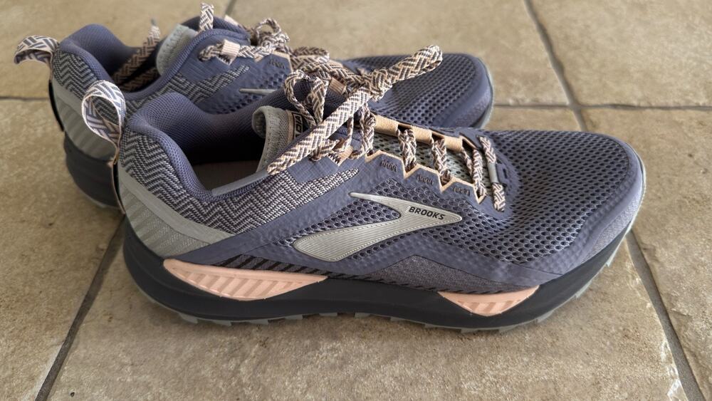 Brooks Cascadia 14 Women's 7.5B Trail Running Shoes Gray Purple Peach 120304